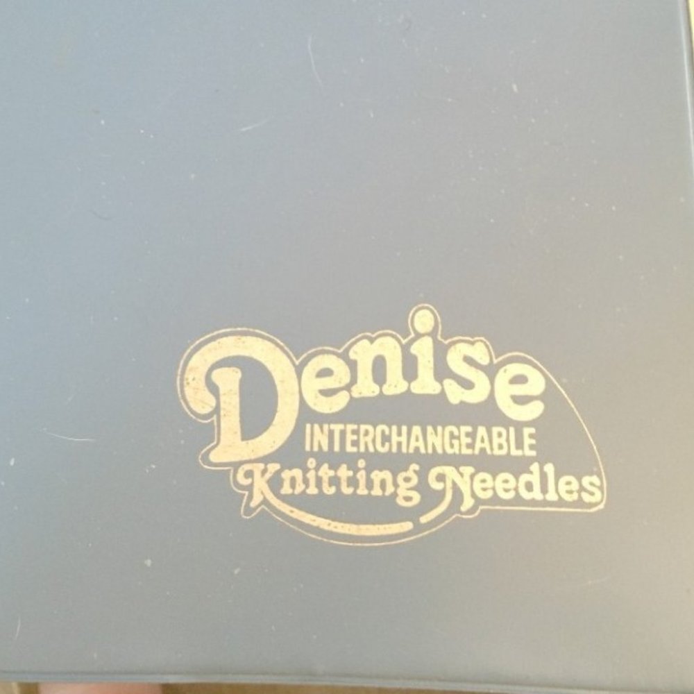 Denise Interchangeable Circular Knitting Needle Kit Blue White Needles Pre Owned